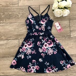 EMERALD SUNDAE navy floral print lace back dress size extra small
